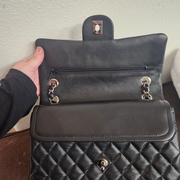 Chanel Black Quilted Shoulder Bag with Silver Chain - Picture 3 of 8